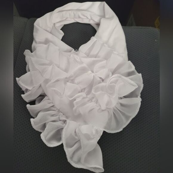 NWOT Neck Ruffle - One Size - Picture 2 of 2